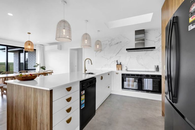 Photo of property in 62 Aratapu Street, Waitara, 4320