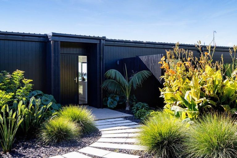 Photo of property in 386 Kaihihi Road, Okato, New Plymouth, 4381