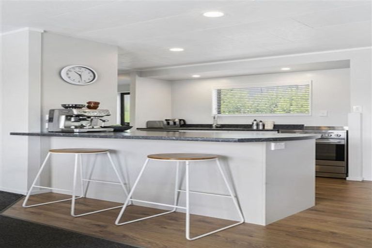 Photo of property in 1/8 Brookfield Road, Te Atatu Peninsula, Auckland, 0610