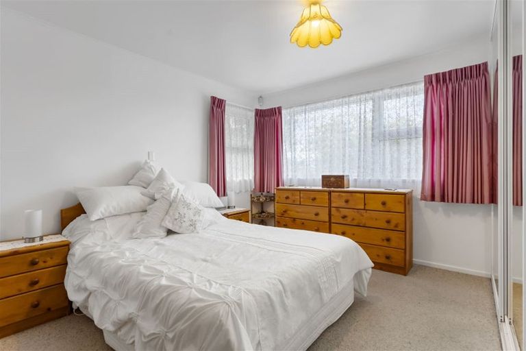 Photo of property in 42 Juniper Road, Sunnynook, Auckland, 0620