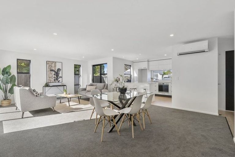 Photo of property in 26a Middlepark Road, Sockburn, Christchurch, 8042