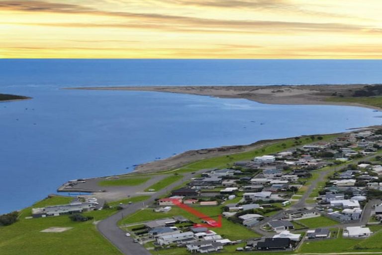 Photo of property in 65 Hartley Street, Foxton Beach, Foxton, 4815