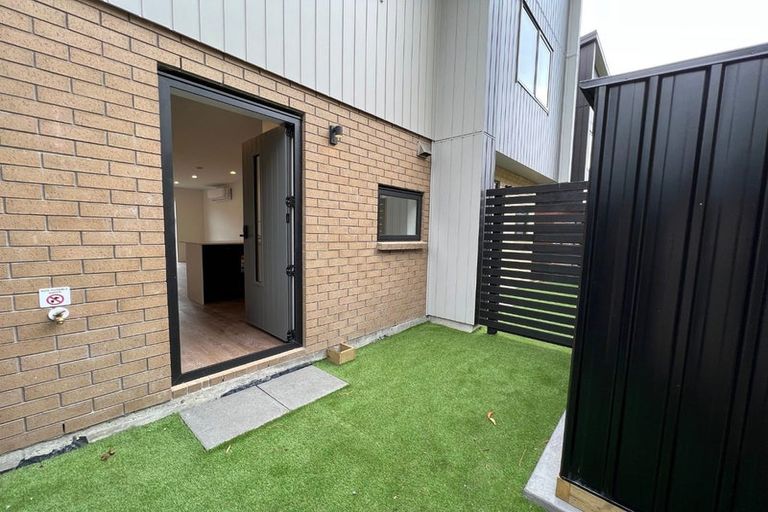 Photo of property in 27 Selo Street, Glen Eden, Auckland, 0602