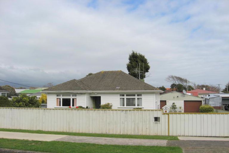Photo of property in 27 Read Street, Levin, 5510