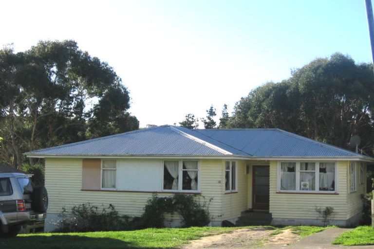 Photo of property in 4 Bellona Place, Cannons Creek, Porirua, 5024
