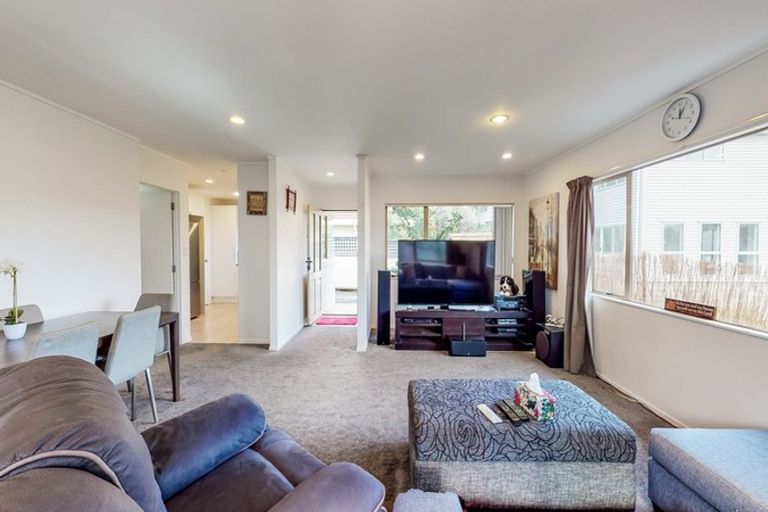 Photo of property in 3/692 Whangaparaoa Road, Stanmore Bay, Whangaparaoa, 0932