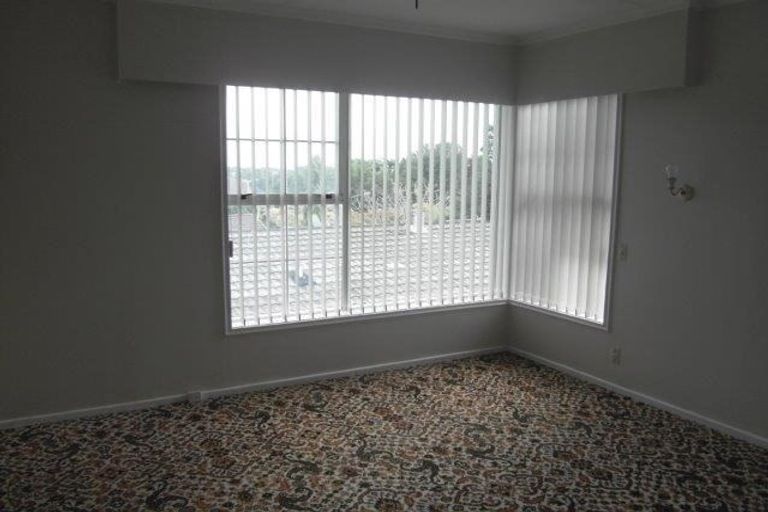 Photo of property in 15 Cumberland Street, Merrilands, New Plymouth, 4312