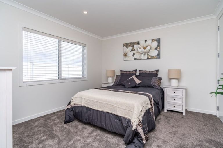 Photo of property in 43 Stace Hopper Drive, One Tree Point, 0118