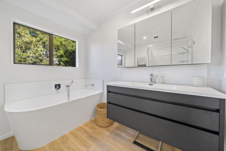 Photo of property in 1/80 Kervil Avenue, Te Atatu Peninsula, Auckland, 0610