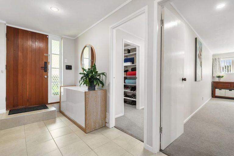 Photo of property in 1/43 Telstar Place, Beach Haven, Auckland, 0626