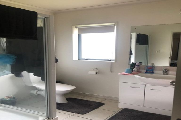 Photo of property in 18 Erne Crescent, East Tamaki, Auckland, 2016