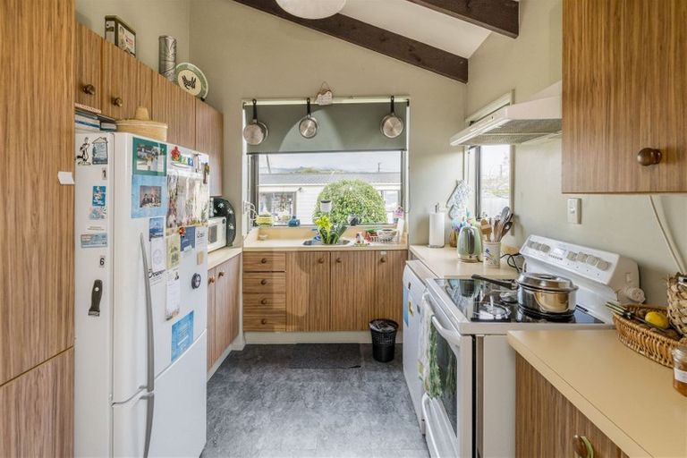 Photo of property in 6 Renata Road, Otaki, 5512