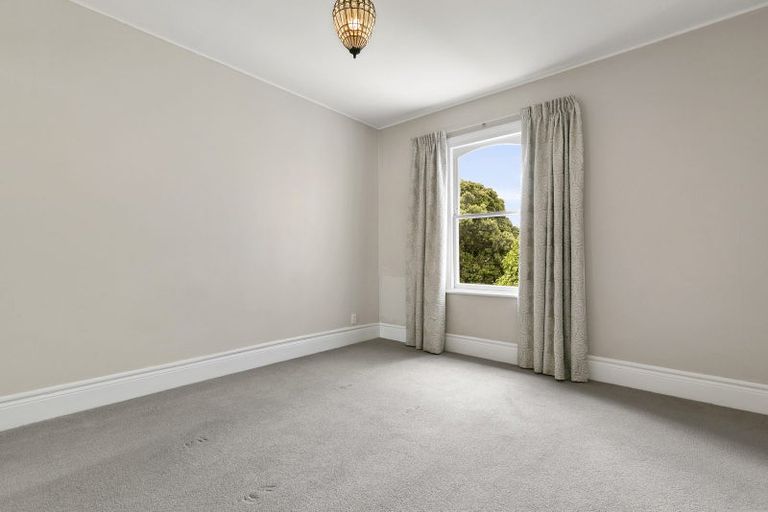 Photo of property in 10a Tinakori Road, Thorndon, Wellington, 6011