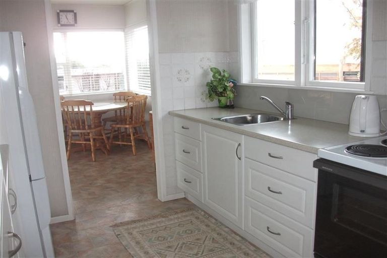 Photo of property in 35 Elliott Avenue, Bayview, Auckland, 0629