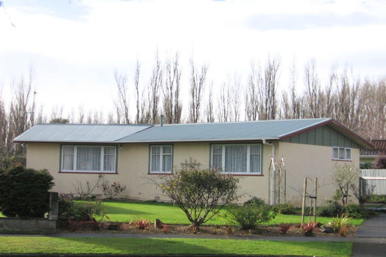 Photo of property in 63 Ruamahanga Crescent, Terrace End, Palmerston North, 4410