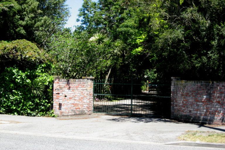 Photo of property in 451 Avonhead Road, Avonhead, Christchurch, 8042