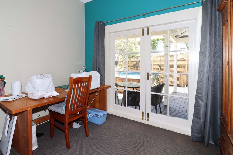 Photo of property in 8 Victoria Street, Carterton, 5713