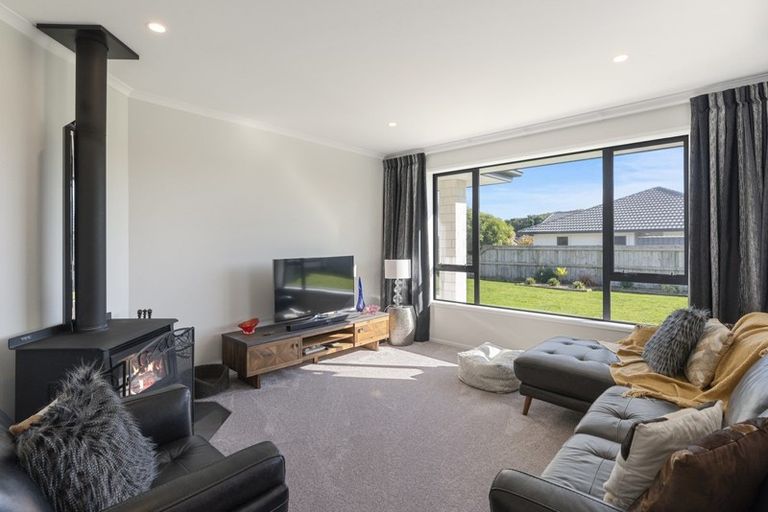 Photo of property in 13 Kilsby Place, Levin, 5510