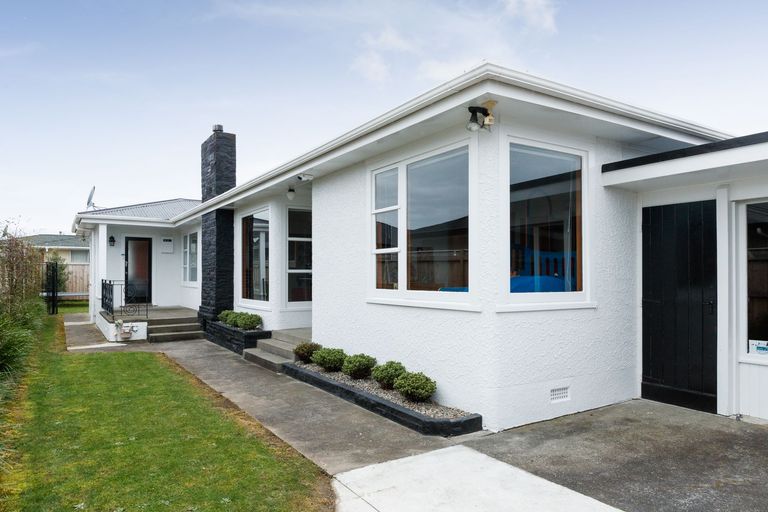 Photo of property in 69a Albert Street, Palmerston North, 4414