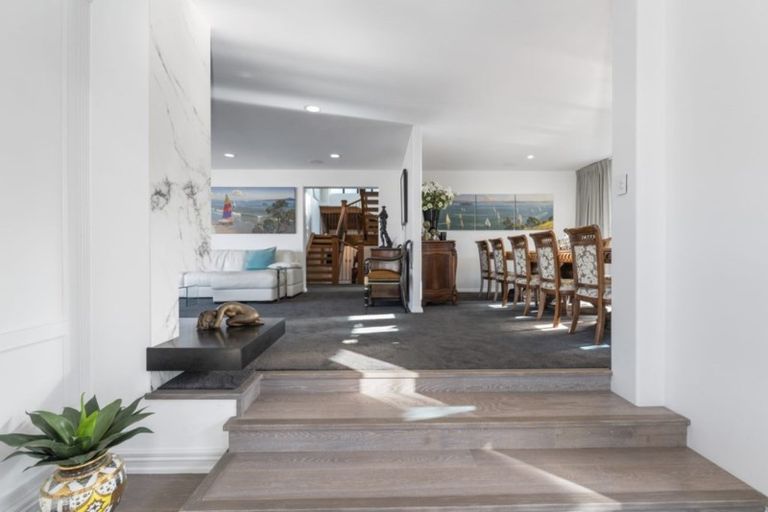 Photo of property in 1/60 Milford Road, Milford, Auckland, 0620