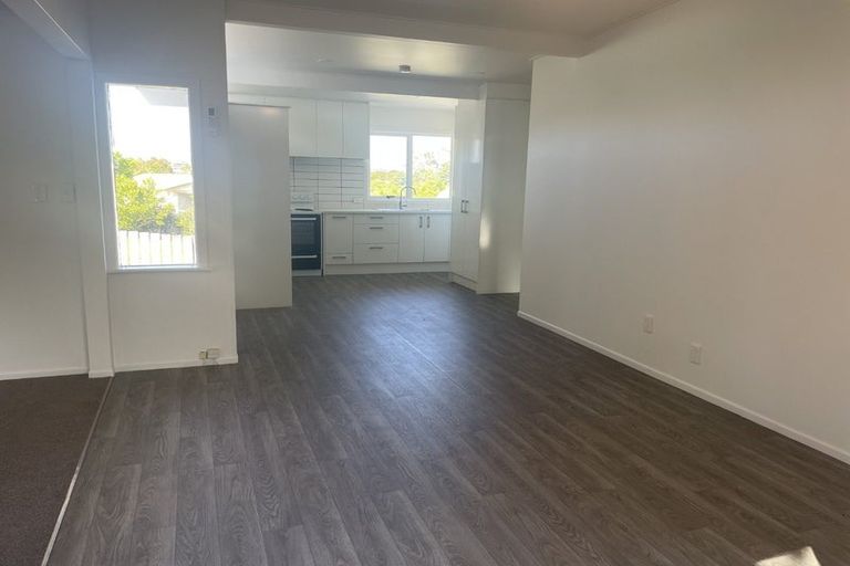 Photo of property in 23a Brian Crescent, Stanmore Bay, Whangaparaoa, 0932