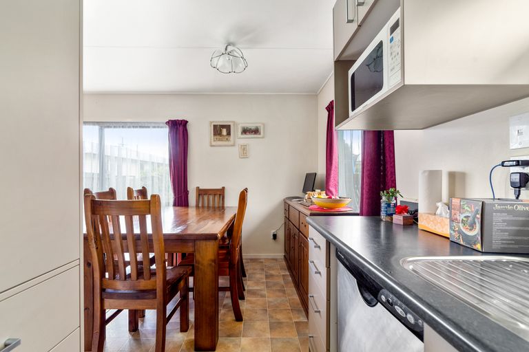 Photo of property in 22a Robinson Avenue, Holdens Bay, Rotorua, 3010
