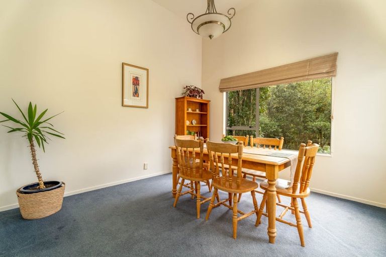 Photo of property in 2 Myers Grove, Churton Park, Wellington, 6037