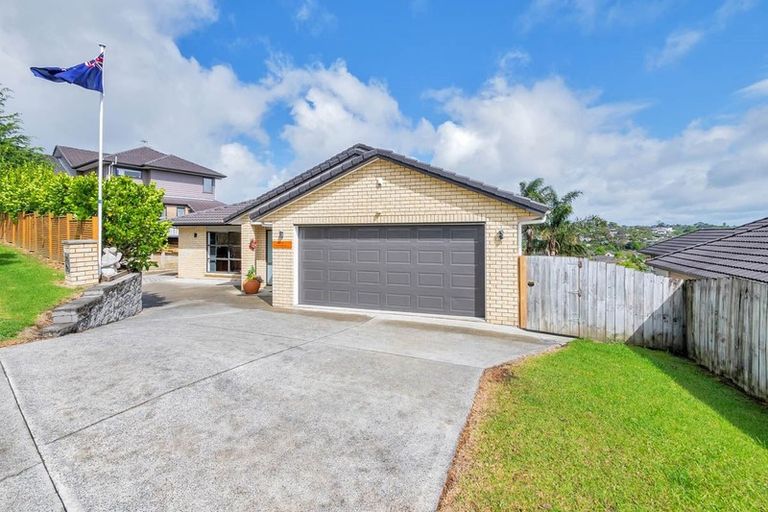 Photo of property in 15 Leafield Crescent, Henderson, Auckland, 0612