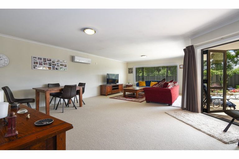 Photo of property in 56/64 Kawaha Point Road, Kawaha Point, Rotorua, 3010
