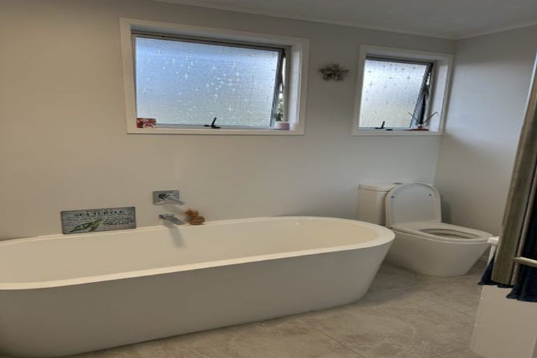 Photo of property in 121 Awaroa Road, Helensville, 0800