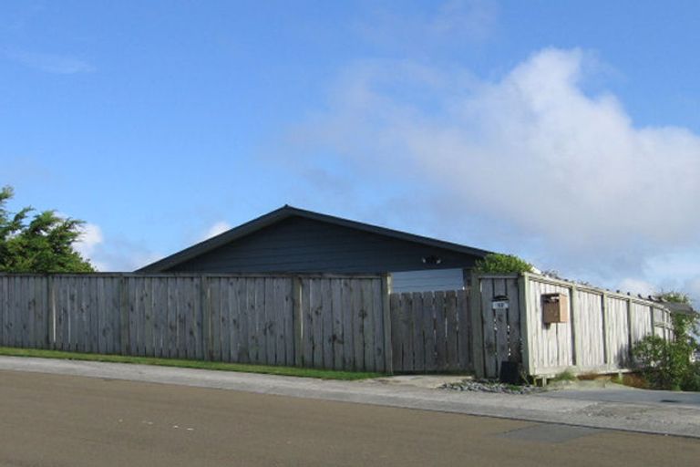 Photo of property in 17 Pelorous Street, Paparangi, Wellington, 6037