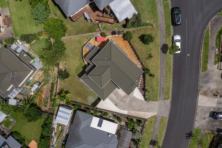 Photo of property in 6 Fairchild Avenue, Goodwood Heights, Auckland, 2105