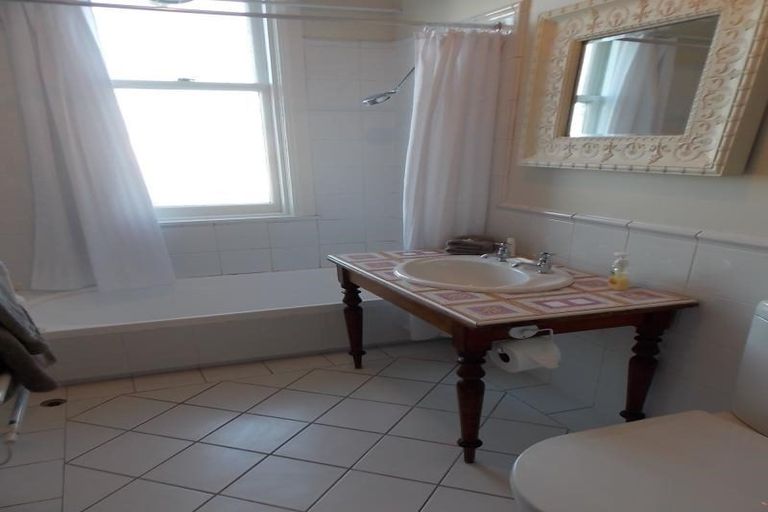 Photo of property in 35a Grant Road, Thorndon, Wellington, 6011