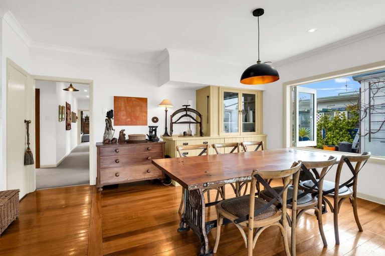 Photo of property in 16 Tregarth Street, Saint Johns Hill, Whanganui, 4501