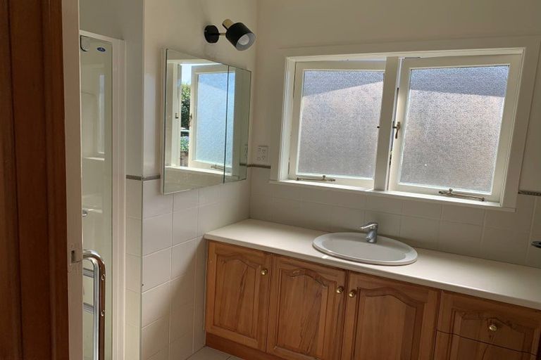 Photo of property in 9 Ballial Place, West Harbour, Auckland, 0618