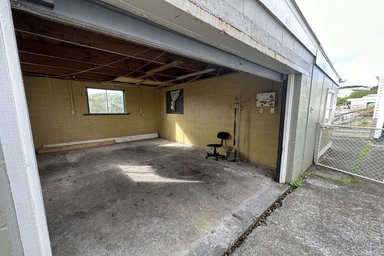 Photo of property in 33 Leicester Street, Cannons Creek, Porirua, 5024