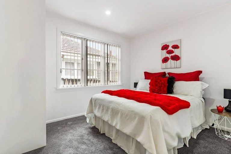 Photo of property in 1/18 Plunket Avenue, Papatoetoe, Auckland, 2104