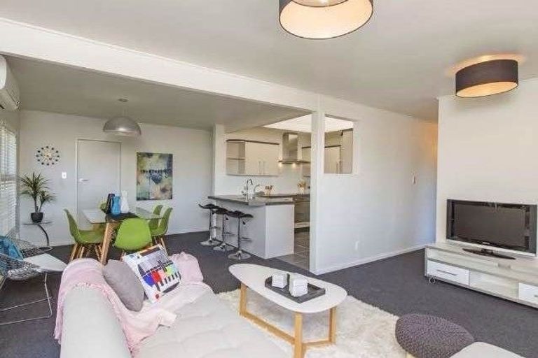 Photo of property in 171 Miromiro Road, Normandale, Lower Hutt, 5010