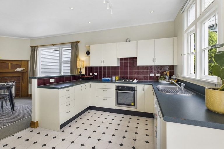 Photo of property in 14 Lerwick Terrace, Melrose, Wellington, 6023