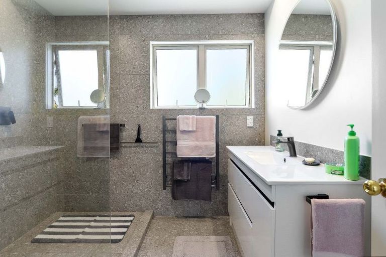 Photo of property in 68 Dixon Road, Glenview, Hamilton, 3206