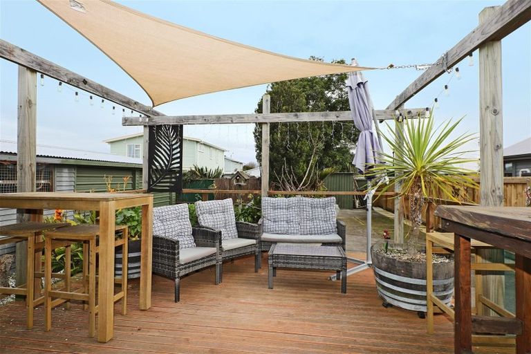 Photo of property in 1011 Hood Street, Mayfair, Hastings, 4122