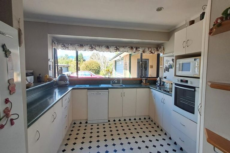 Photo of property in 19 Kew Road, Westport, 7825