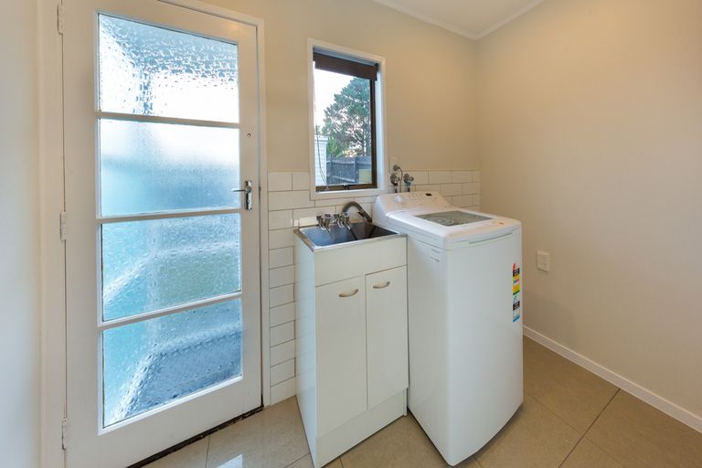 Photo of property in 16 Hoturoa Place, Manurewa, Auckland, 2102