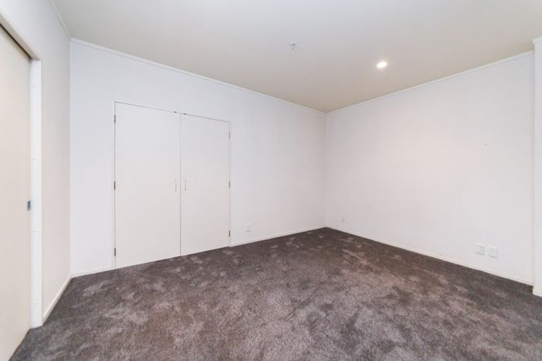 Photo of property in Maddison Apartments, 1/6g Queen Street, Palmerston North, 4410