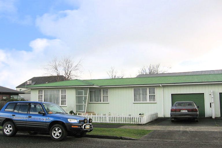 Photo of property in 11 Luton Street, Hokowhitu, Palmerston North, 4410