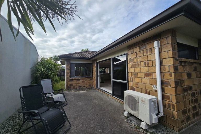 Photo of property in 37 Matene Place, Papamoa Beach, Papamoa, 3118