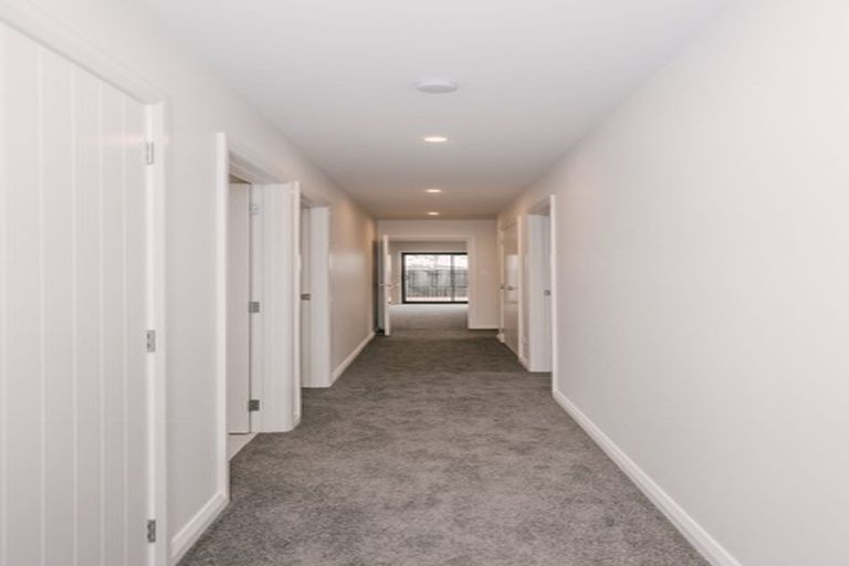 Photo of property in 32 Atlantic Drive, Fitzherbert, Palmerston North, 4410