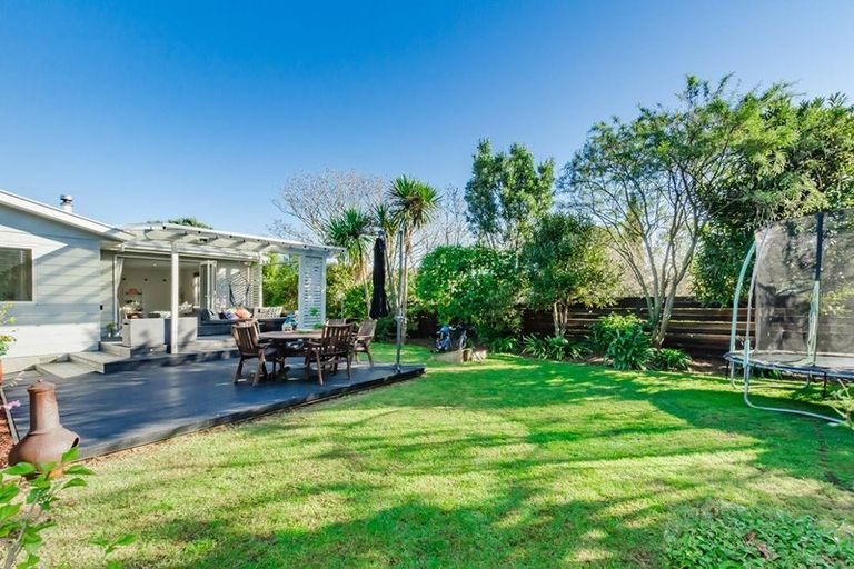 Photo of property in 16 Kanawa Street, Waikanae, 5036