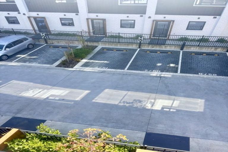 Photo of property in 4/61 Matipo Road, Te Atatu Peninsula, Auckland, 0610