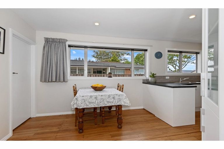 Photo of property in 324 Yaldhurst Road, Avonhead, Christchurch, 8042